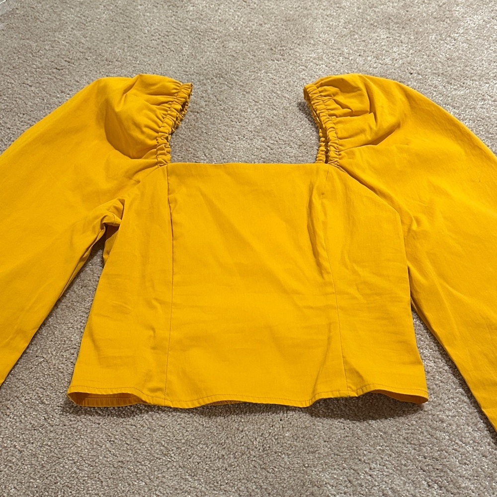 Levi’s Yellow Square Neck Top Never Worn